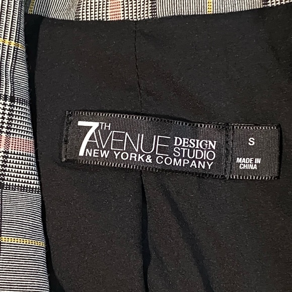 Blazer - Picture 4 of 4